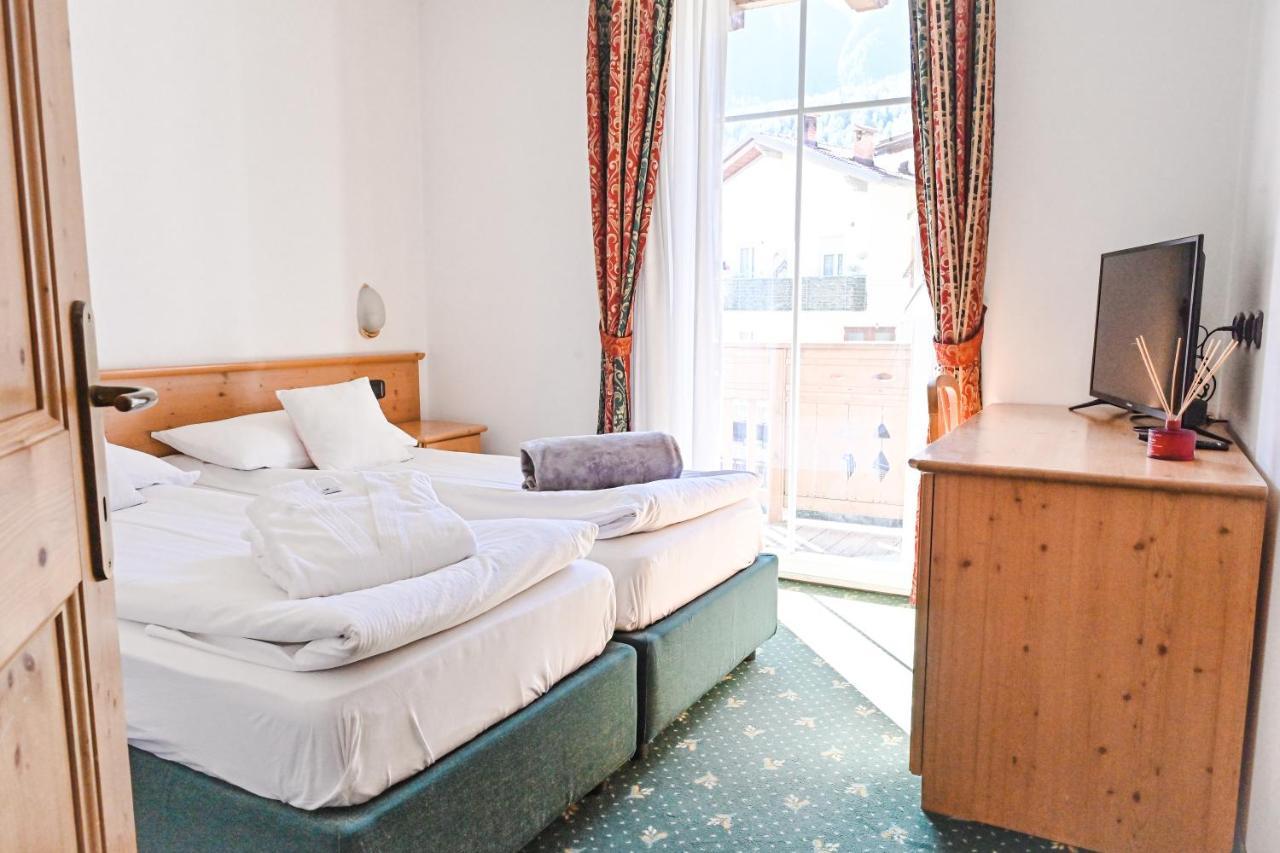 Alp Hotel Dolomiti Dimaro Luaran gambar
