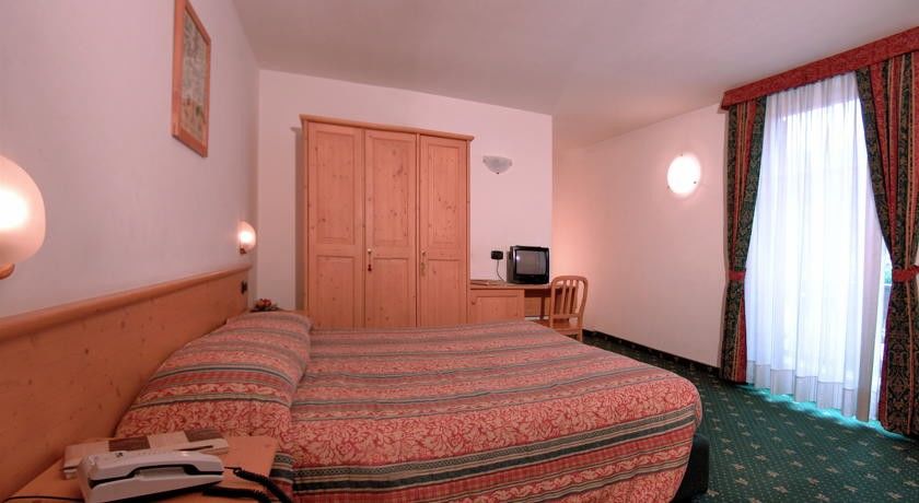 Alp Hotel Dolomiti Dimaro Luaran gambar