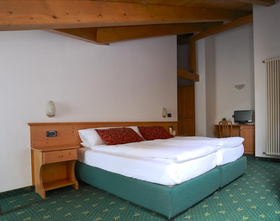 Alp Hotel Dolomiti Dimaro Luaran gambar