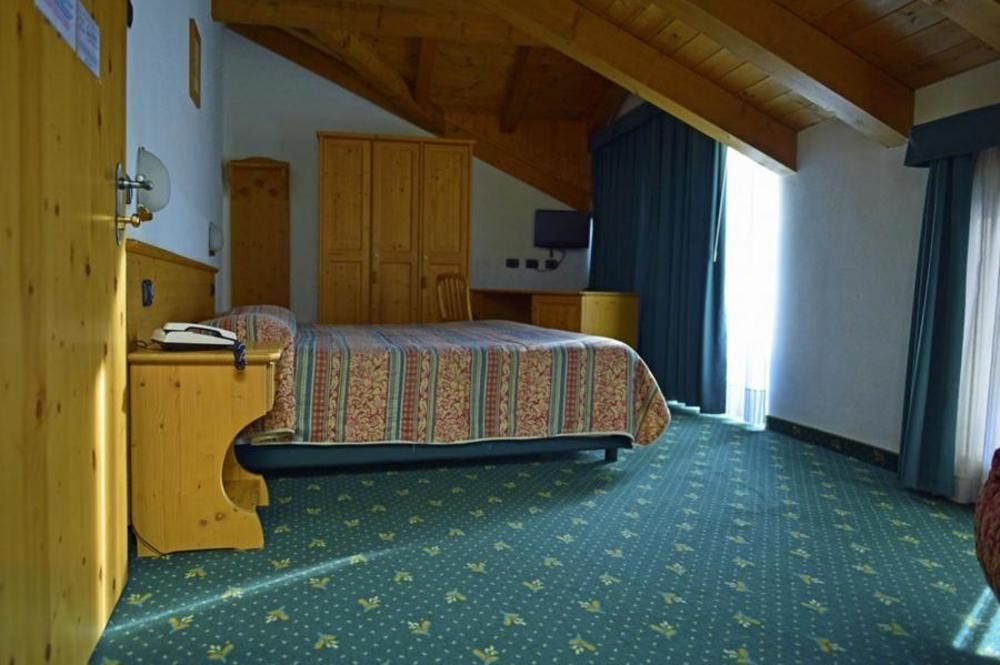 Alp Hotel Dolomiti Dimaro Luaran gambar