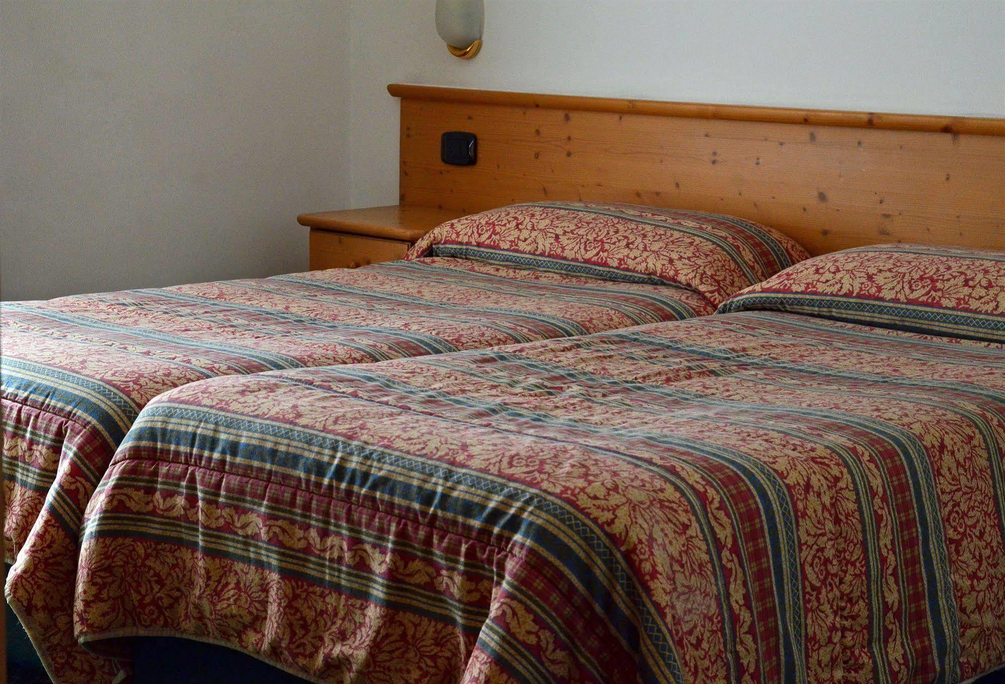 Alp Hotel Dolomiti Dimaro Luaran gambar